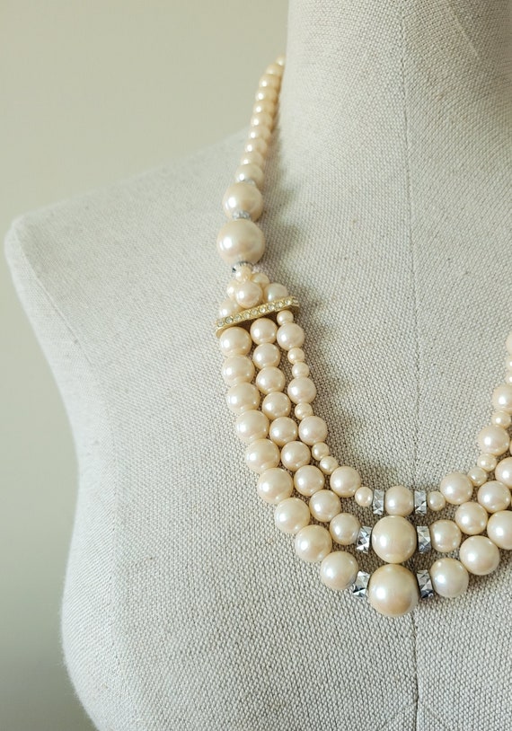 Vintage Faux Pearl Necklace 20 inch Off White Faux