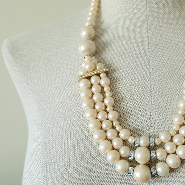 Vintage Faux Pearl Necklace 20 inch Off White Faux Pearl Necklace Aged Gold and Silver Toned Pearl Necklace Vintage Costume Jewelry