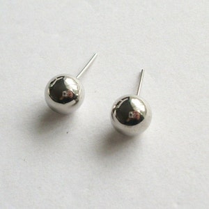 Lovely Silver Toned Ball Earring Set Silver Colored Ball Post Earrings Vintage Silver Toned Earrings Post Pierced Earrings