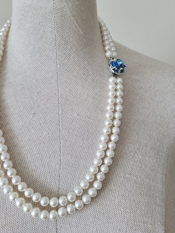 Vintage Faux Pearl Necklace 22 inch Fancy Clasp Wh