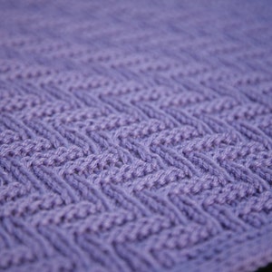 Ziggy-Zaggy reversible blanket knitting pattern baby to adult - 7 sizes