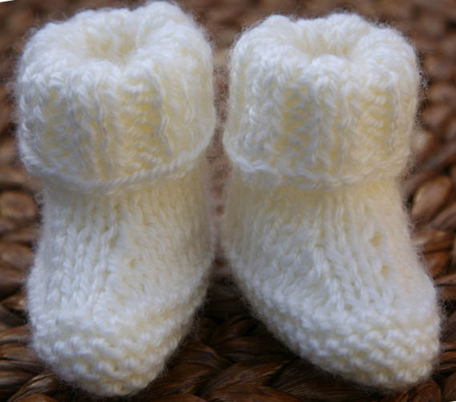 Super Easy Knitting Pattern Baby Booties newborn, 3 Months, 6 Months, 9 Months, 12 Months, 18