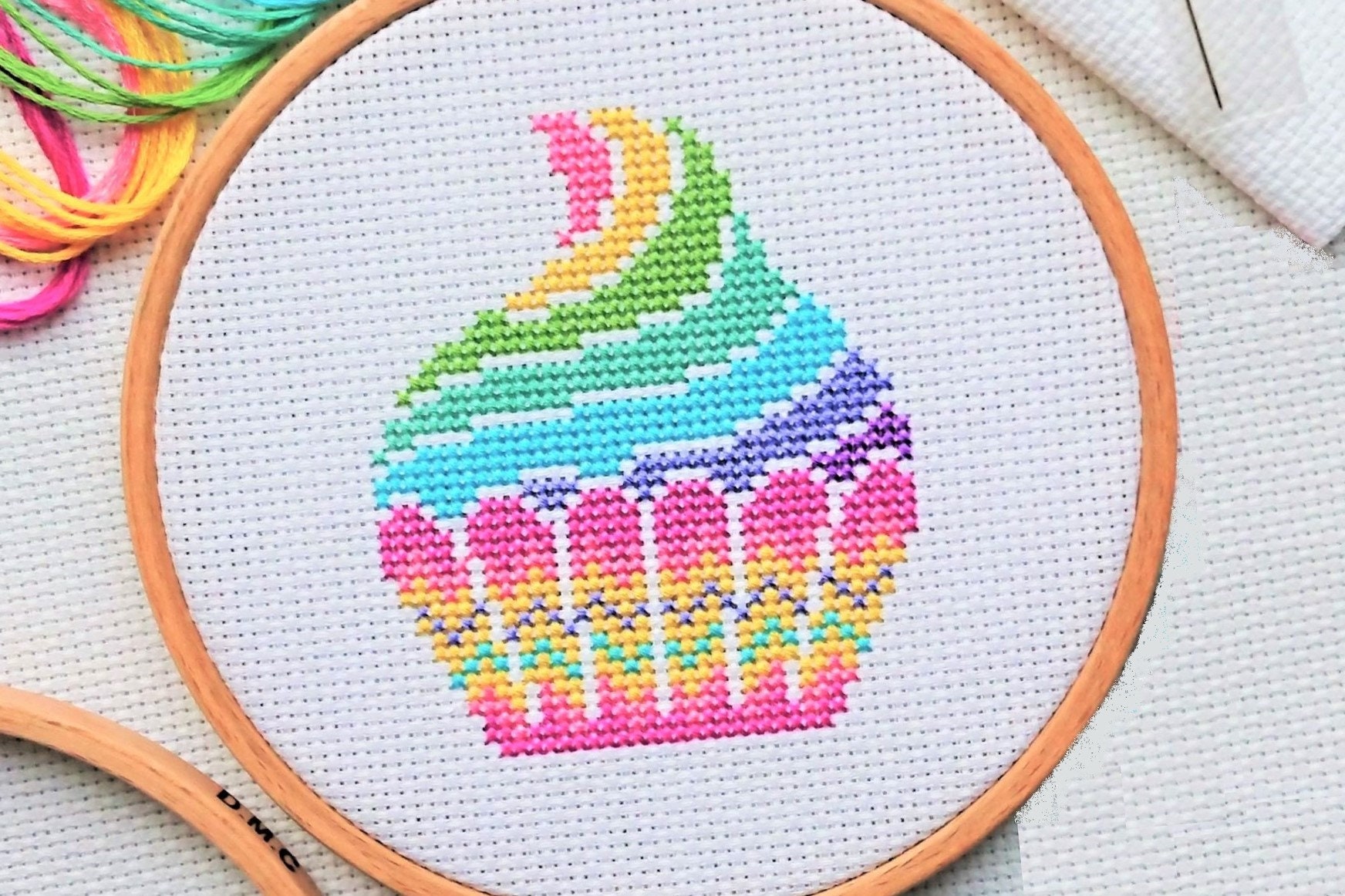pattern-quick-stitch-cupcake-cross-stitch-chart-modern-small-sized-easy-pattern-for-5-inch-hoop-bright-colours-cute-baking-design-etsy
