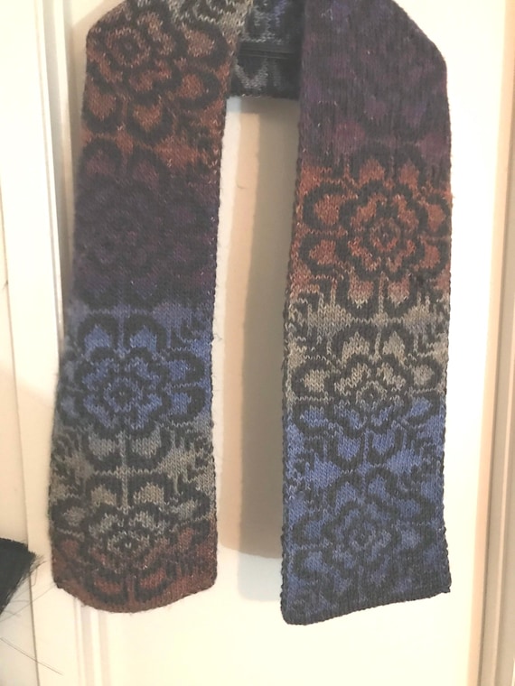 Double knitted reversible Floral scarf