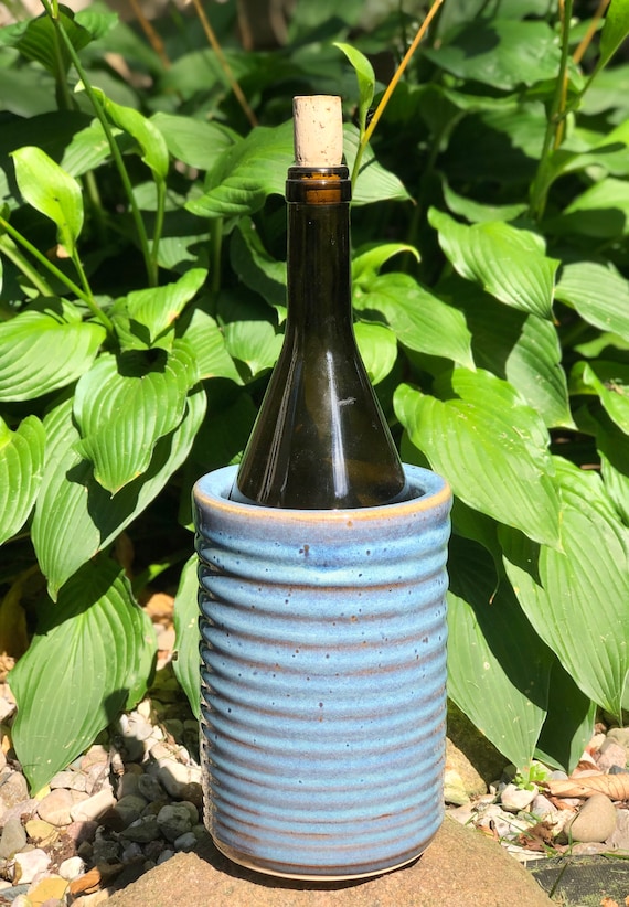 青色装飾の陶器製バケツ 青色装飾の陶器製バケツ