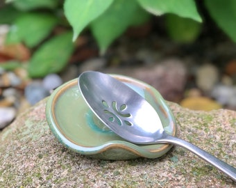 Ceramic Spoon Rest, Spoon Holder, Stoneware Ceramic Pottery, Green Kitchen Decor, Spoon Rest, Home Decor, Spoon Plate, Kitchen Gadgets