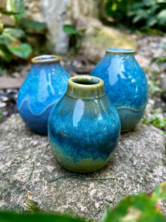 青緑色の透かし彫り陶器花瓶＃② 青緑色の陶器製花瓶セット