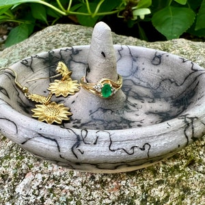 Horsehair Raku Pottery Ring Dish: Ceramic Jewelry Holder