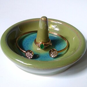Ring Dish Ceramic, Handmade Jewelry Dish, Pottery Jewelry Holder, Gifts for Women, Ring Dish for Brides, Pottery Ring Dish, Jewelry Dishes