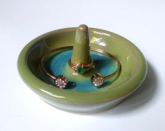 Ring Dish Ceramic, Handmade Jewelry Dish, Pottery Jewelry Holder, Gifts for Women, Ring Dish for Brides, Pottery Ring Dish, Jewelry Dishes