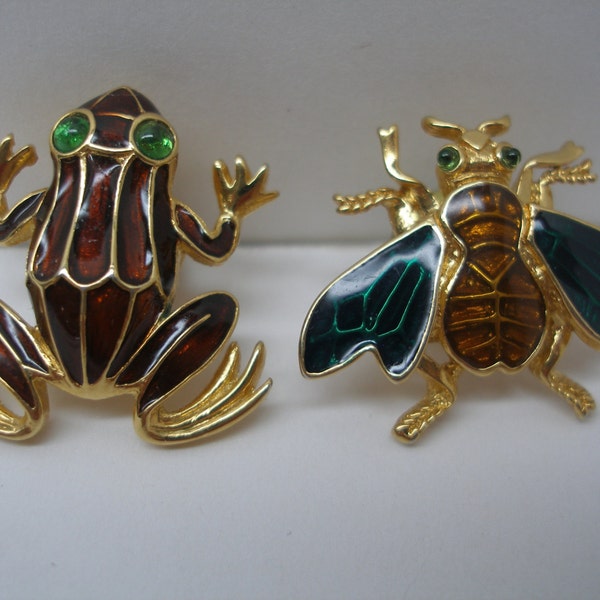 TRIFARI Frog and Fly or Bee Scatter Pin Set Enamel Pins Matching Set Signed  Excellent Condition Jewelry