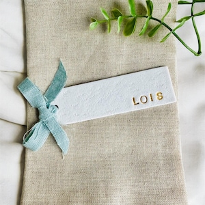 personalisierbare Tischkarten für die Hochzeit, Tischkarten mit Namen, personalisierbar, Schleifenband, Lesezeichen Platzkarten, Baby Party Tischdeko, Geschenkanhänger
