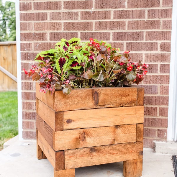 Simple Planter Box Plan | DIY Wood Planter | Cedar Planter Box