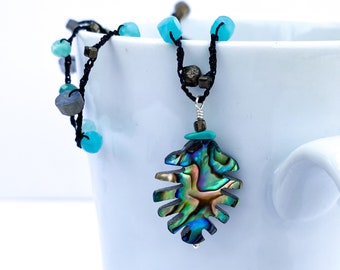 Turquoise Monstera Crochet Necklace, Boho Jewelry, Crochet Necklace, Beaded Boho Jewelry, Abalone Beaded Necklace