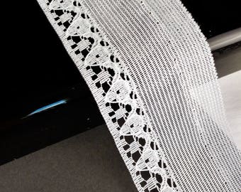 White Lace Bordered Edging 6 Yds Vintage Stiff Lace Trim 1.75" in. wide Home Decor Lace Trim Embellishment Curtain Bordered Lace Quilting