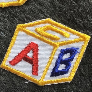 Navy Red Blue Gold White ABC Toy Block Iron-on Vintage Patches Embroidery Patch for Kids Crafts Embellishments #5092