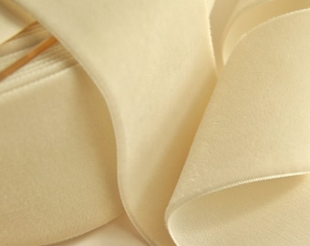 Garniture de ruban de velours vintage suisse 2 », ruban de velours beige écru par cour, ruban de robe de velours vintage en gros #54 fabriqué en Suisse