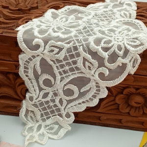 Vintage Victorian Venice Lace Applique: Vintage Floral Appliques Off-White L60