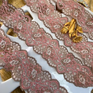 Cafe Coral Ivory STRETCH BORDADO Flor Renda recortada 2 1/2” Guarnição de renda vintage no quintal / Faixa de cabeça elástica de renda atacado #1053