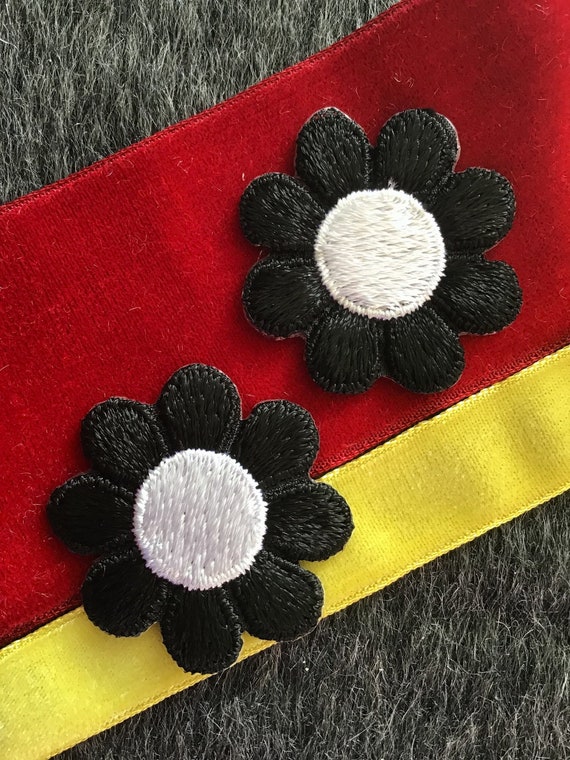 Iron on Flower Applique, Black White Flower Embroidery Applique, Wholesale  Applique Embroidered Flower Patches 5072 