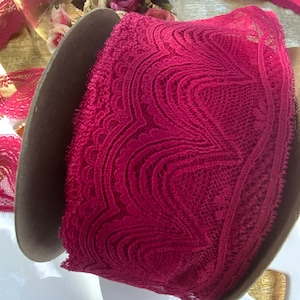 jaren 1970 VINTAGE fijne oude kant Cherry Wine 3" breed geschulpte Picot naaien Vintage Lace #1080