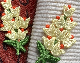 1960s Vintage Yellow Flower Embroidered Applique, Vintage Embroidery Sew On Appliques Wholesale, Yellow Flower Applique #5077
