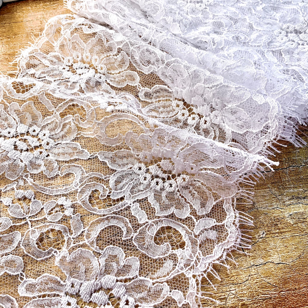 8 Wide SOFT White Leavers LACE GALLOON Vintage Cotton Rayon Floral