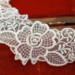 Vintage Victorian Venice Lace Applique: Vintage Floral Appliques White L20