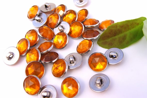 Lot De 10 Boutons Vintage Métal Argenté 23mm - Décor Rouge Et Ancre En Relief - Occasion