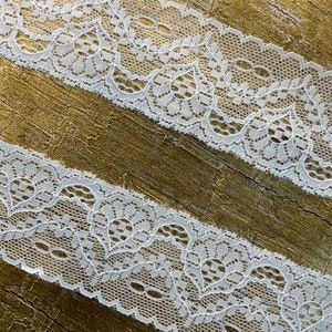 Fine Soft Off White Natural Fine Lace Trim 1 3/4” wide Scalloped Floral Sewing Vintage Lace #1174