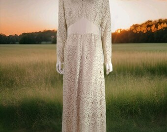 Vintage 70s Lace Dress 10-12 Off White Beige Futura Couture of New York Wedding Maxi Cottage Couture Lined Full Length