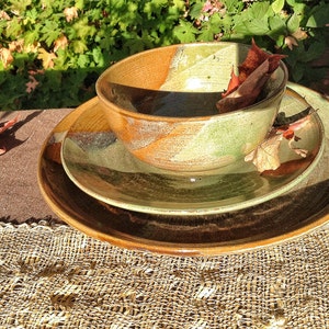 Sage green and brown place settings for four afbeelding 3