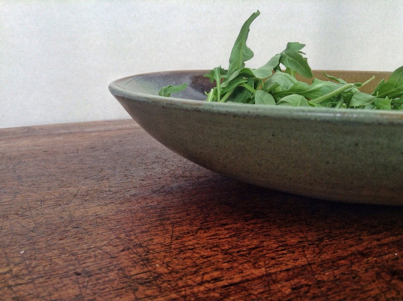 Handmade Pottery Pasta Bowl, Pottery Salad Bowl, Sage Green and Brown Shallow Bowl immagine 4