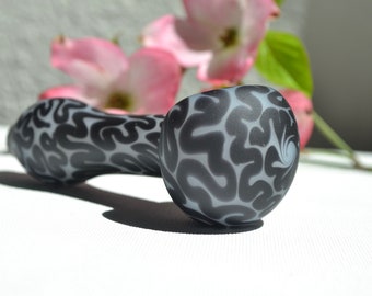Glass Pipe, Black and White Glass Spoon Pipe, White Pipe, Black and White Glass Pipe, Smoking Glass Pipes, Glass Blown Pipes