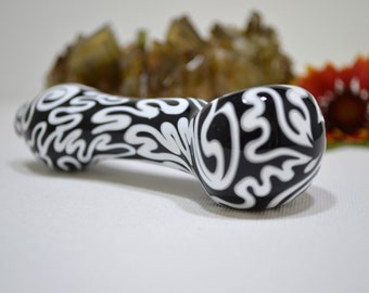 Glass Pipe, Black and White Glass Spoon Pipe, White Pipe, Black and White Glass Pipe, Smoking Glass Pipes, Glass Blown Pipes