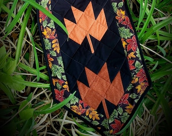 Falling Leaves Mini Table Runner Pattern - Etsy