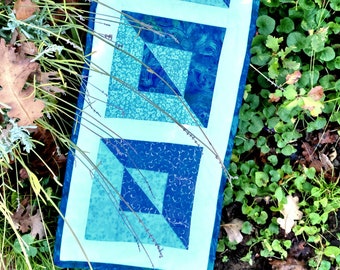 Beveled Boxes Table Runner