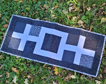 Granny's Window Pane Table Runner Pattern