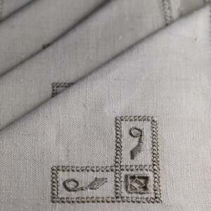Set of 3 vintage Italian embroidered linen dinner napkins and 5 placemats