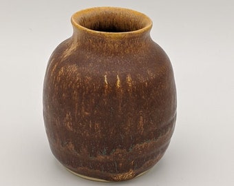Golden Brown Ceramic Vase | Wheel-thrown Stoneware Vase | Pottery | Home Decor | Unique Gift