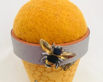 Bees&Things: Stick-It-To-Me! Pin Cushions | Bee | Ladybug | Butterfly | DragonFly | Sewing | Quilting | Wool | Pincushion | Handmade | 3.5in