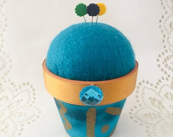 Bling & Design: Stick-It-To-Me! Pin Cushions | Fashion | Designer | Lipstick | Tailor | Gift | Wool | Handmade | Pincushion | 3.5in