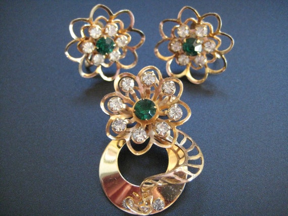 Vintage Floral Brooch and Earring Set - image 1