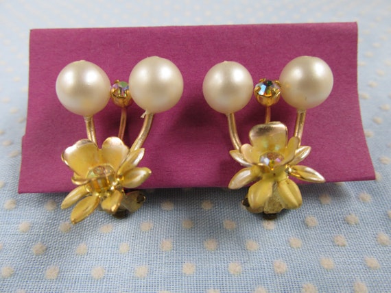Vintage Austrian Faux Pearl and Enamel Earrings - image 2