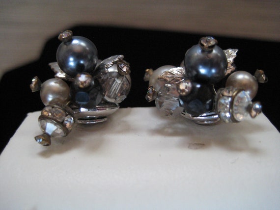 Vintage Vendome Faux Pearl and Rhinestone Earrings - image 3