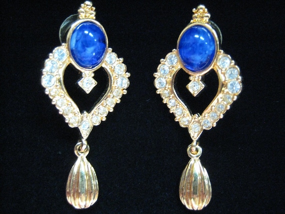 Vintage Avon Blue Cabochon Drop Earrings - image 1