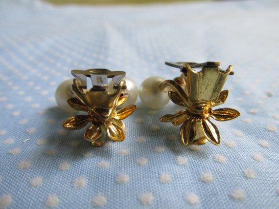 Vintage Austrian Faux Pearl and Enamel Earrings - image 5