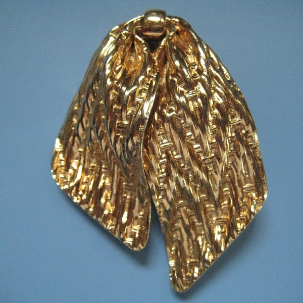 Vintage Eugene Bertolli for Napier Basket Weave Brooch