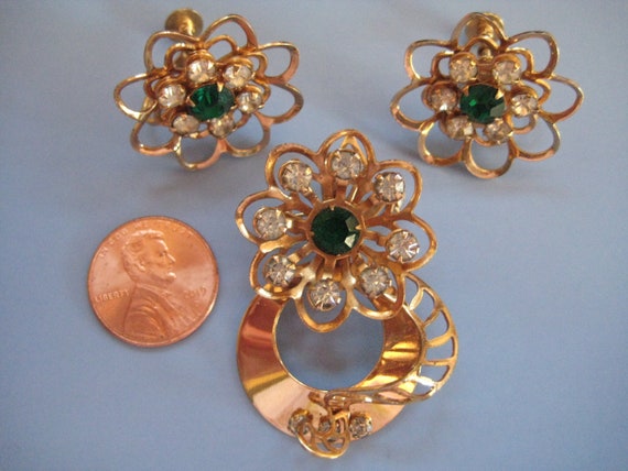 Vintage Floral Brooch and Earring Set - image 8