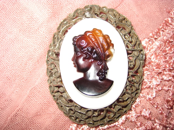 Broche Pendentif Vintage Camée Avec Chouette En Résine Argenté - Neuf Sans étui